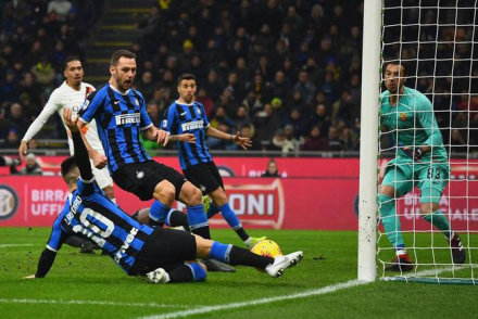  国米德比战平AC米兰，劳塔罗失点成比赛转折点